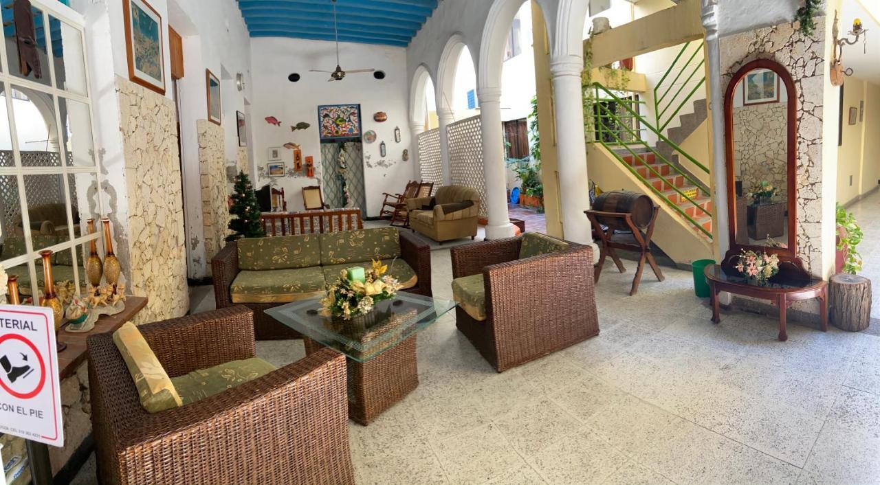Hotel Granate 圣玛尔塔 外观 照片